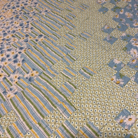 Hand Made Floral Patchwork Quilt 65x54 - Picture 6 of 10